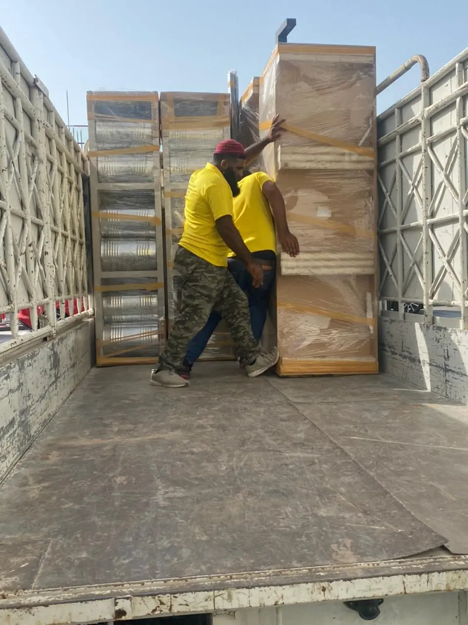 Moving Boxes in Dubai with experts